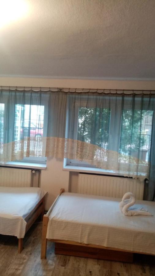 Hostel Познан Екстериор снимка