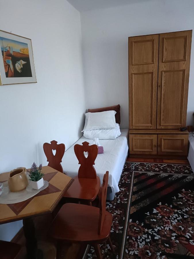 Hostel Познан Екстериор снимка