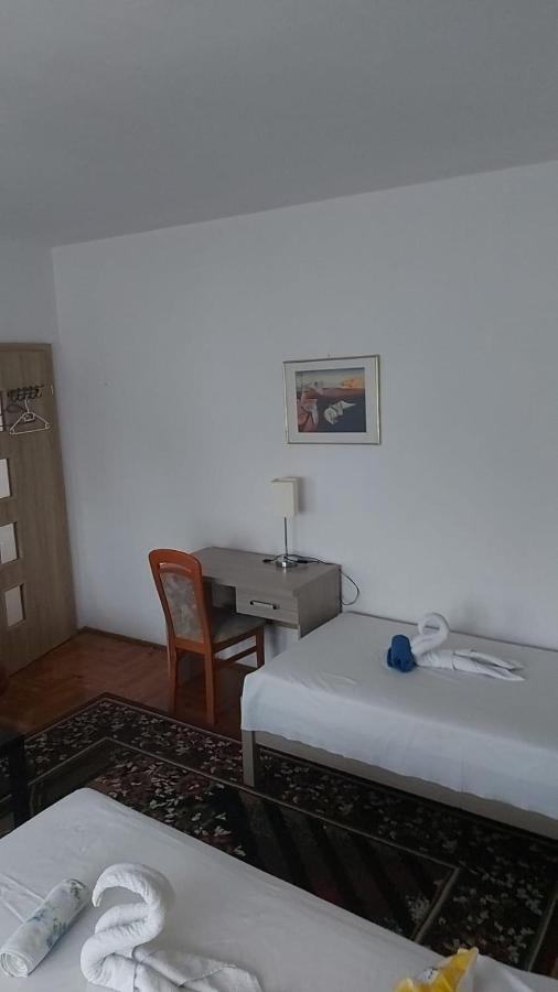 Hostel Познан Екстериор снимка