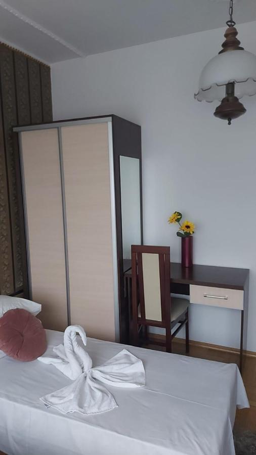 Hostel Познан Екстериор снимка