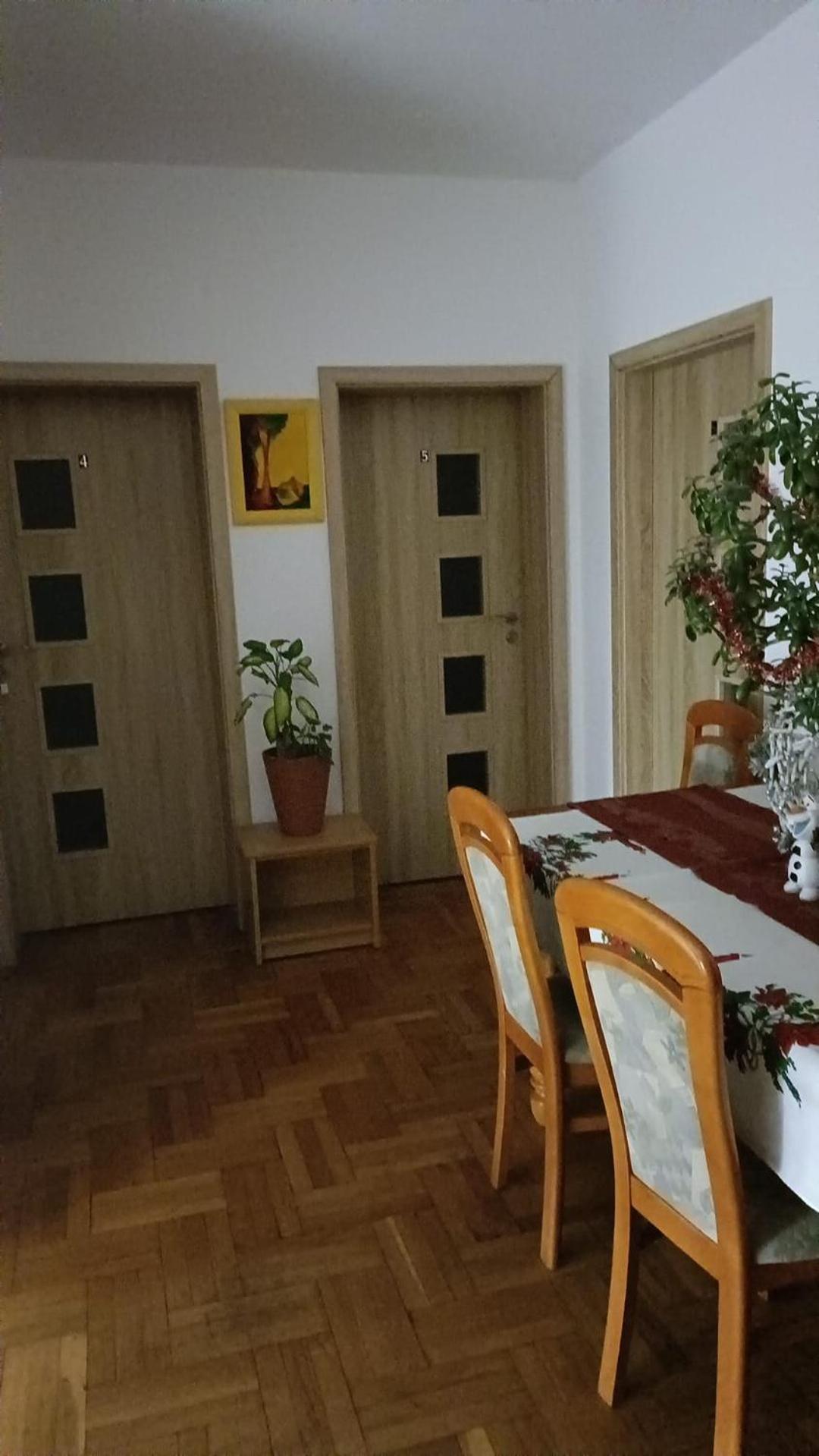 Hostel Познан Екстериор снимка