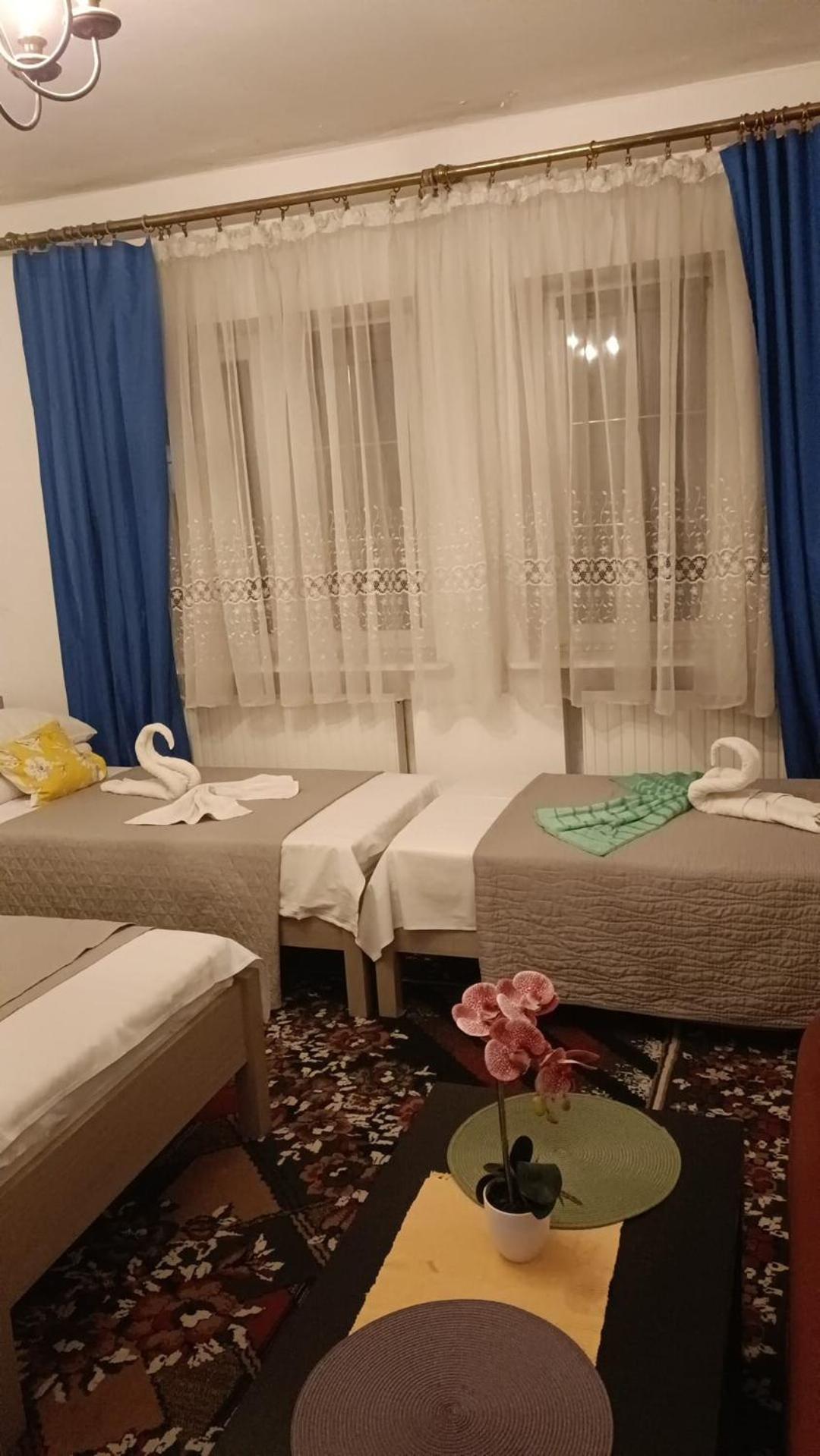 Hostel Познан Екстериор снимка