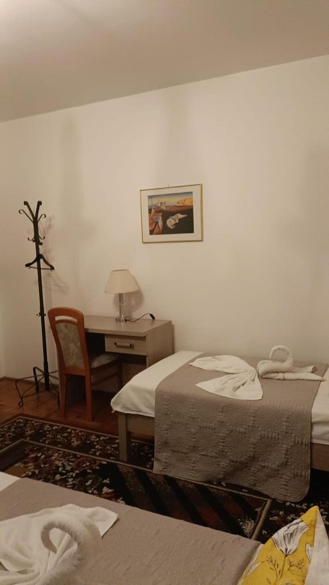 Hostel Познан Екстериор снимка