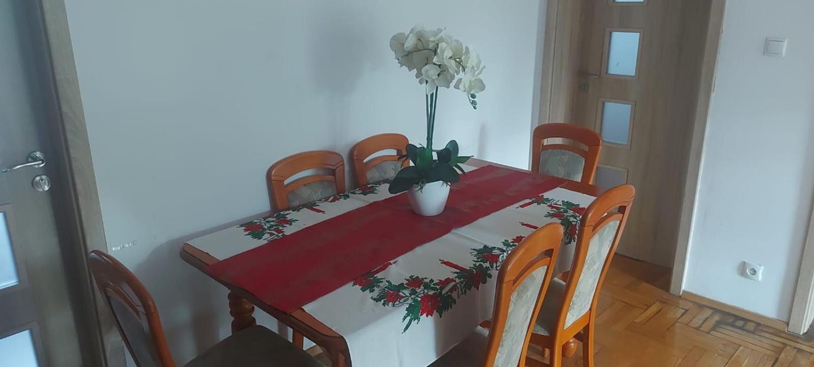 Hostel Познан Екстериор снимка